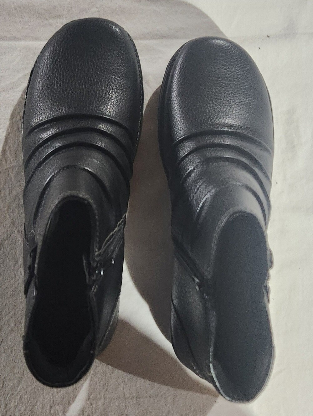 Clarks Unloop Top Black Leather Ankle Boots Size 9.5 - Picture 6 of 8